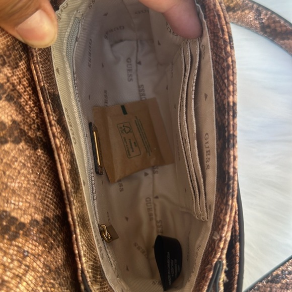 New GUESS Retour python print micro handbag - Picture 10 of 10